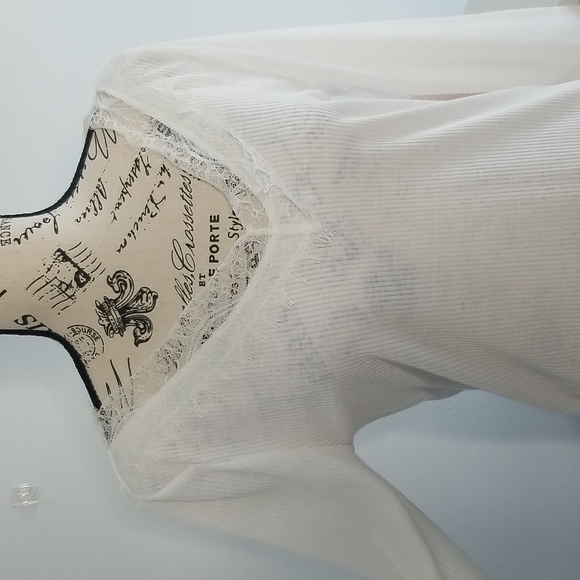 Candies white long sleeve top size medium - Picture 3 of 8